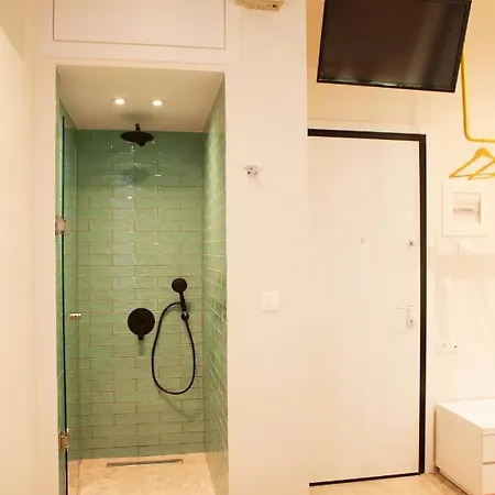 Apartament Ionos And